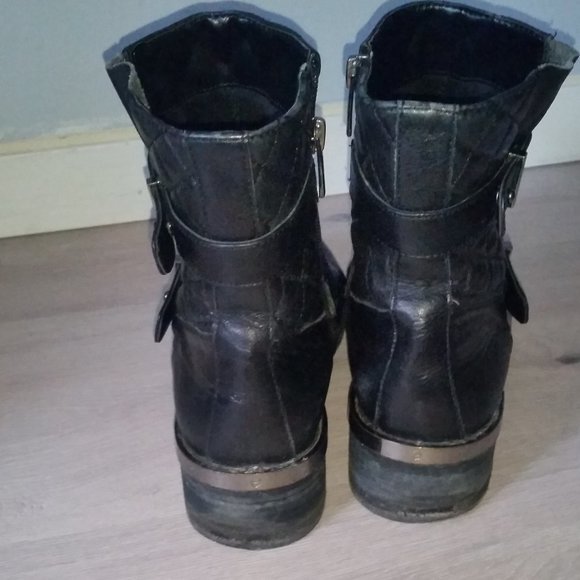 Vince Camuto black leather quilted bootie - Picture 2 of 3